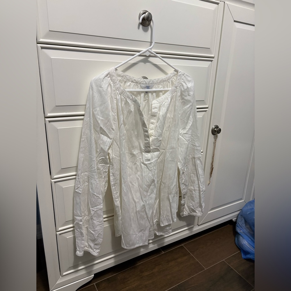 Time and Tru White Blouse